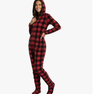 NWT: WOMENS ALEXANDER DEL ROSSA RED/BLACK BUFFALO CHECKED ONSIE - SIZE M